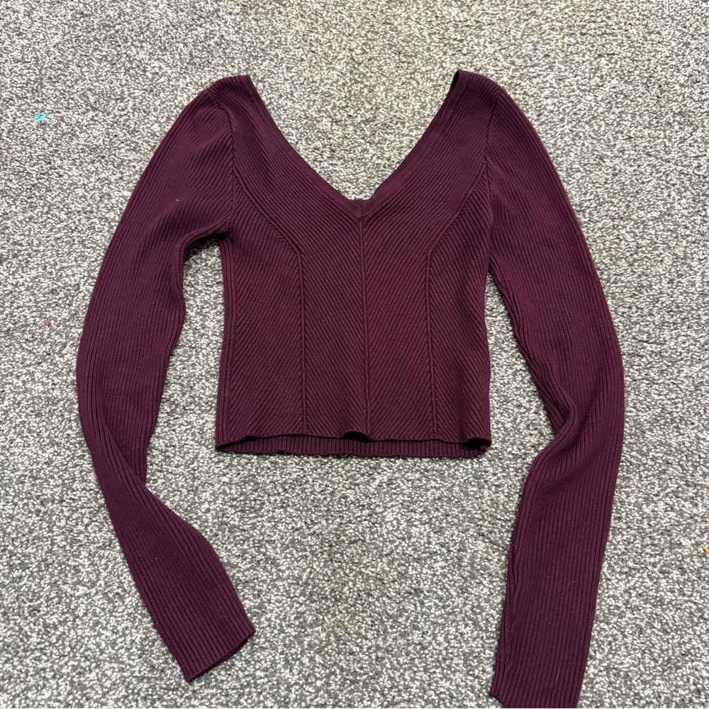 V-Neck Ribbed Sweater - Burgundy